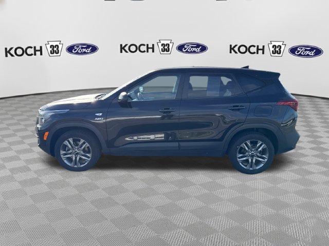 Used 2023 Kia Seltos LX AWD/4WD image 4