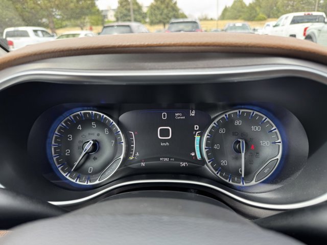 Used 2018 Chrysler Pacifica Limited w/ Advanced Safetytec Group FWD image 13