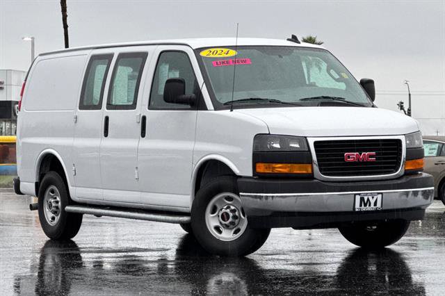 Used 2024 GMC Savana 2500 w/ Driver Convenience Package image 2