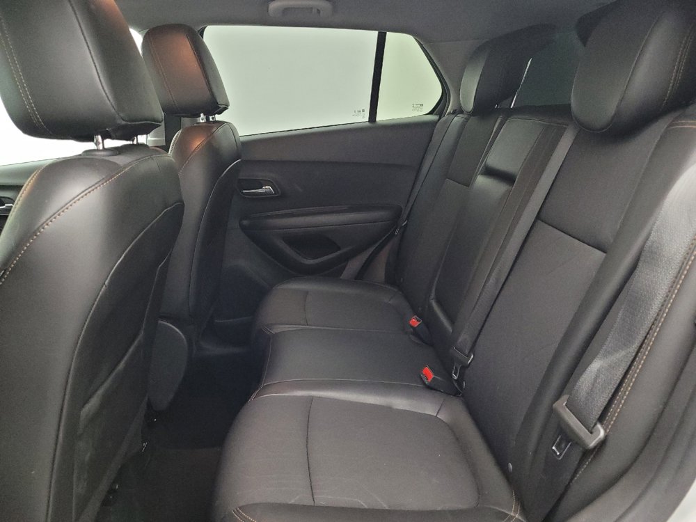 Used 2021 Chevrolet Trax LT FWD image 18