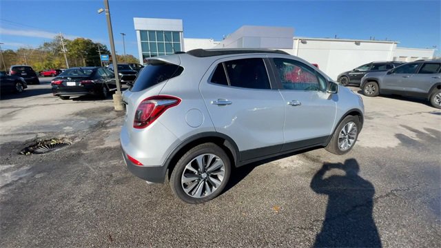 Used 2022 Buick Encore Preferred w/ Safety Package image 2