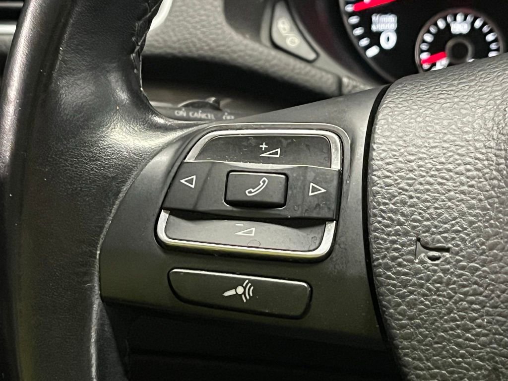 Used 2015 Volkswagen Passat 1.8T Wolfsburg Edition image 18