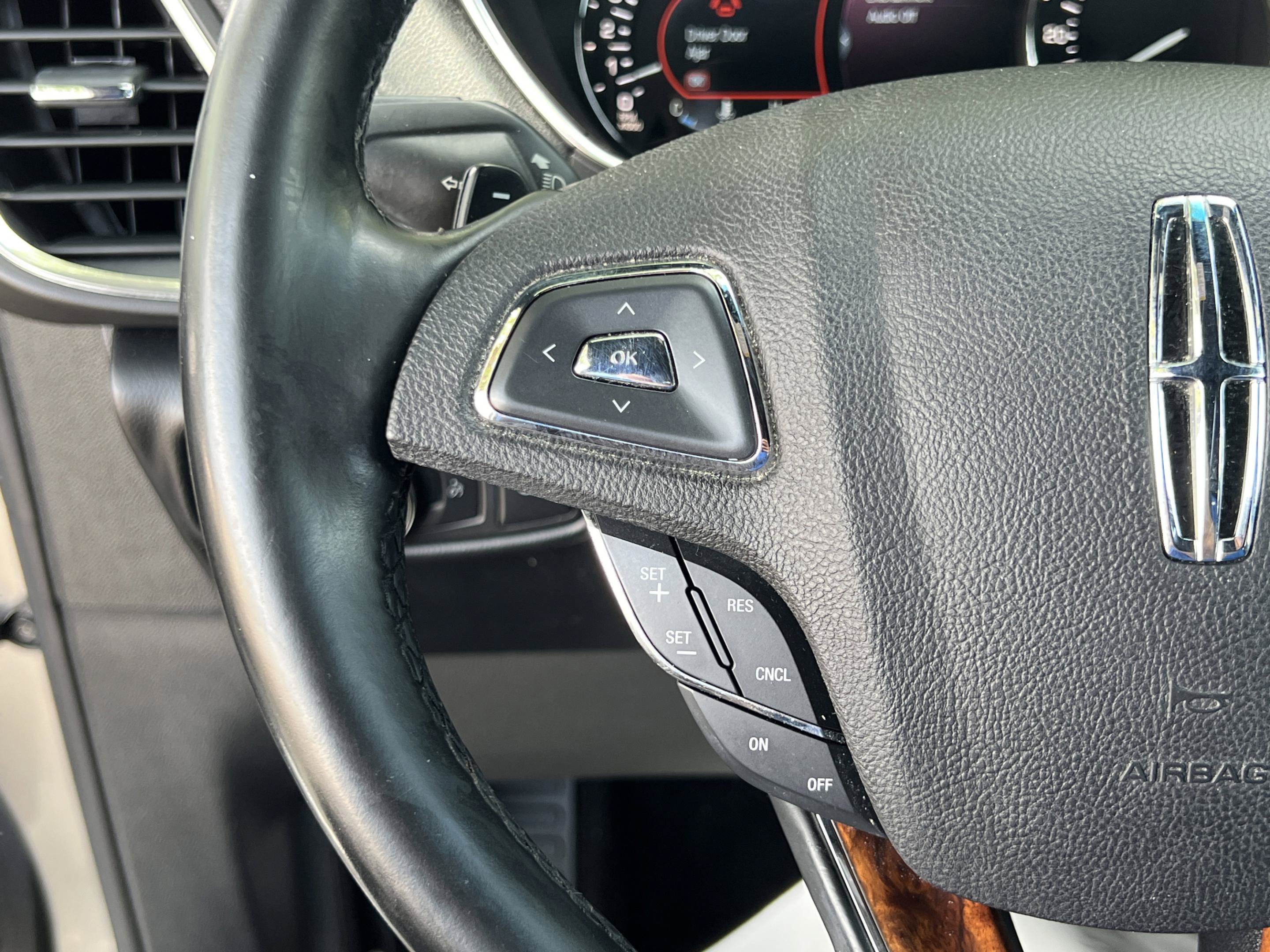 Used 2016 Lincoln MKX Reserve w/ Technology Package AWD/4WD image 9