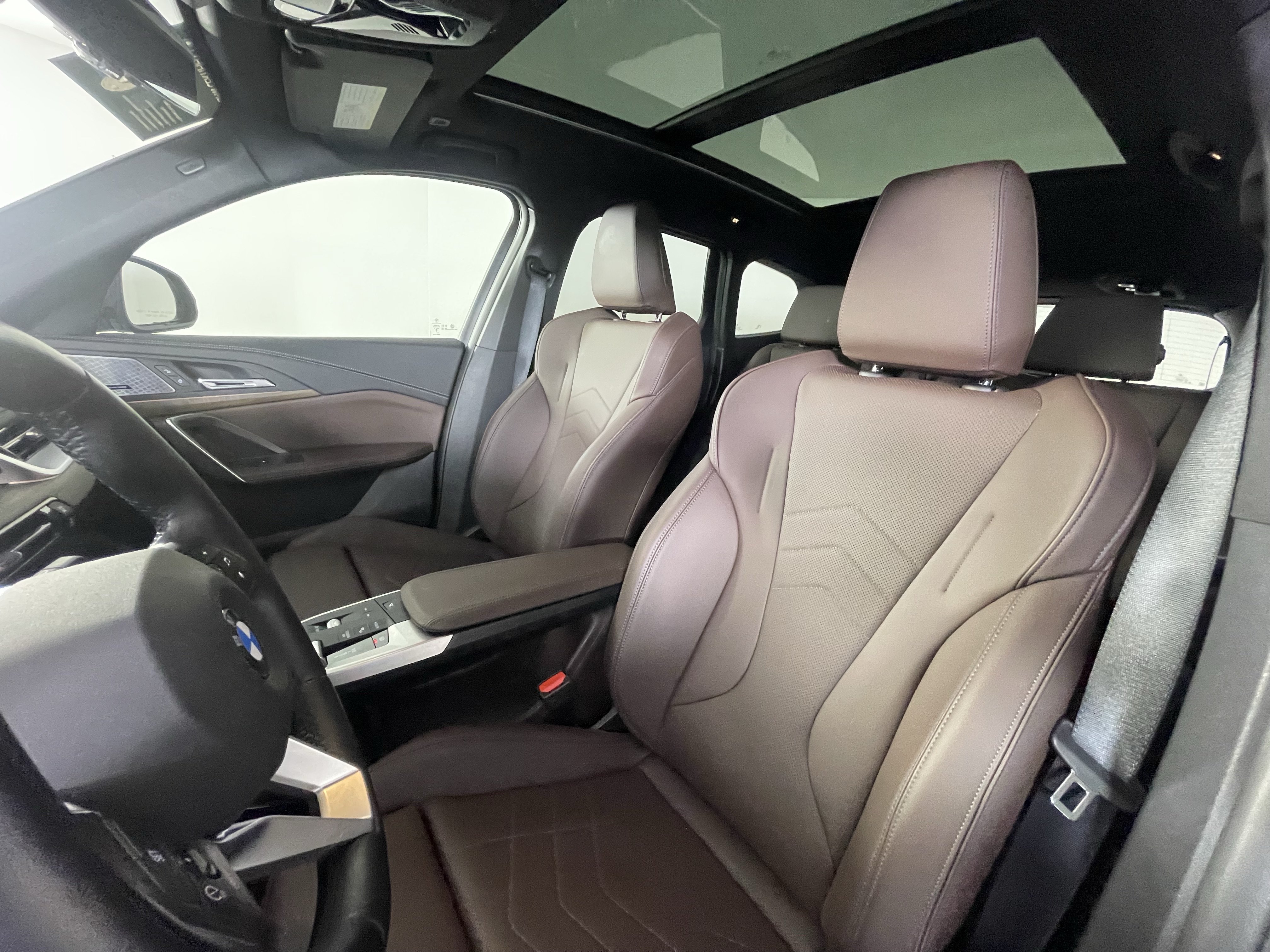 Used 2025 BMW X1 xDrive28i w/ Premium Package AWD/4WD image 9