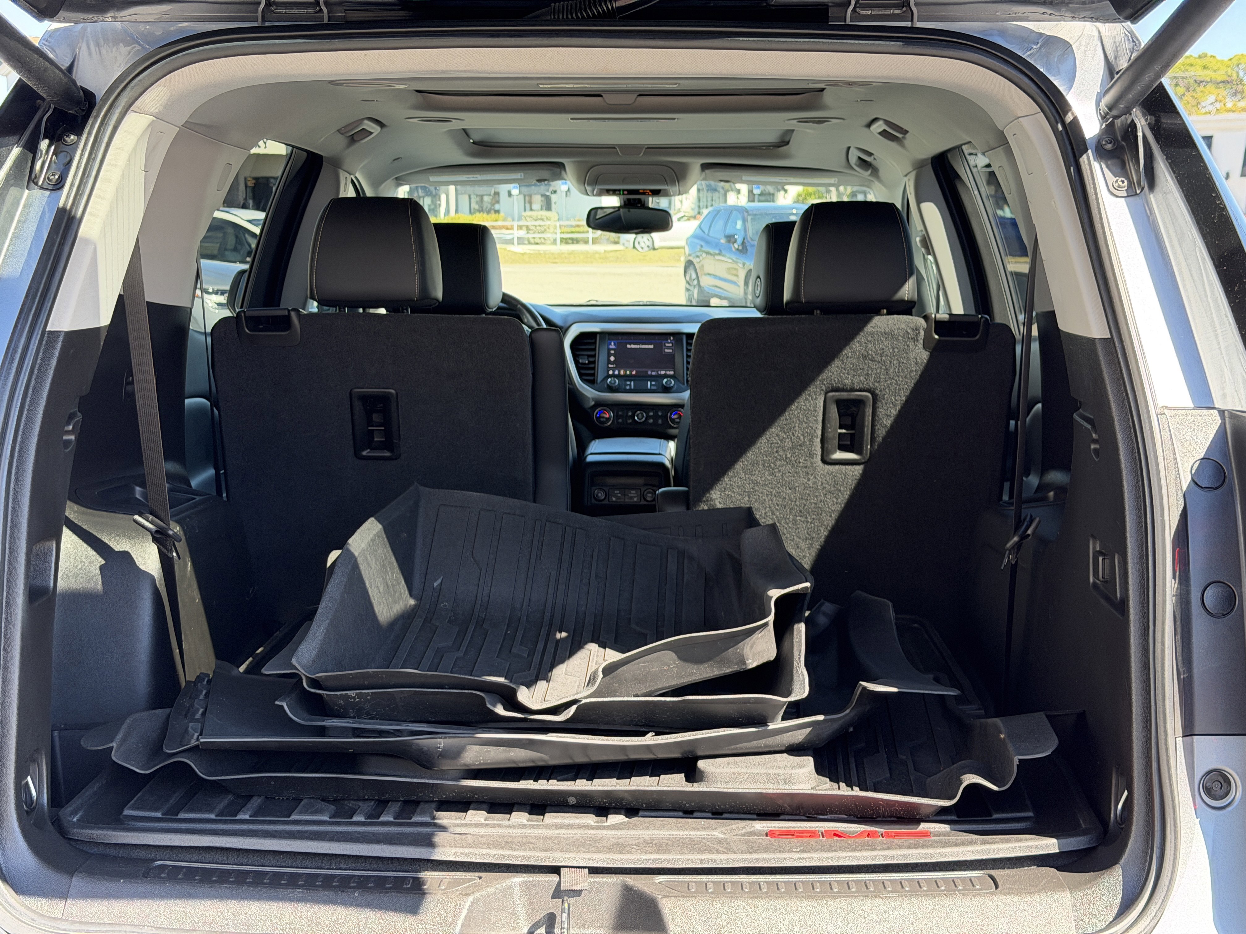 Used 2020 GMC Acadia SLT w/ Premium Package image 10