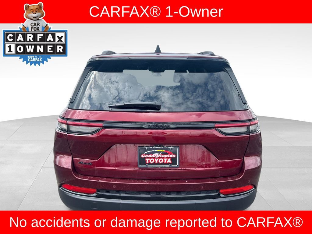 Used 2025 Jeep Grand Cherokee Altitude image 4