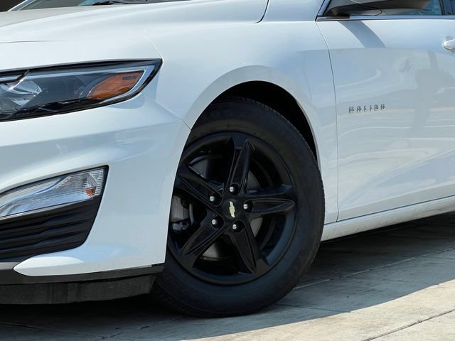 Used 2022 Chevrolet Malibu LS FWD image 2