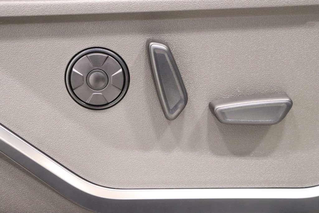 New 2026 Ford F450 Platinum image 18