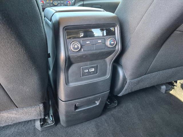 Used 2023 GMC Acadia SLE FWD image 16