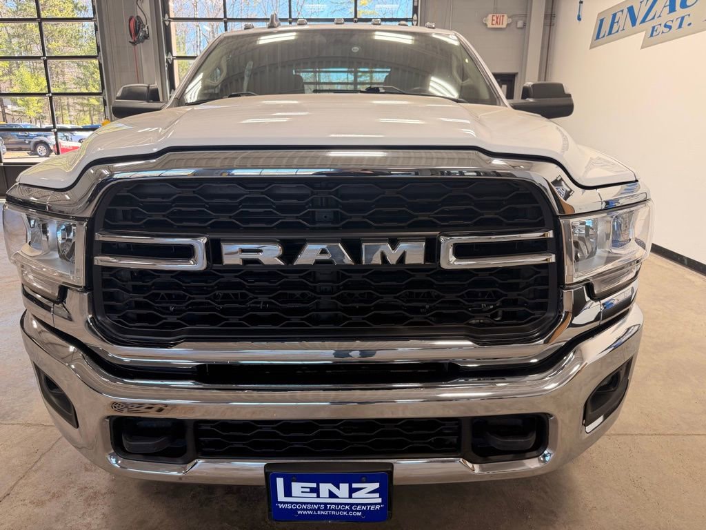 Used 2020 RAM 3500 Tradesman w/ Chrome Appearance Group AWD/4WD image 3