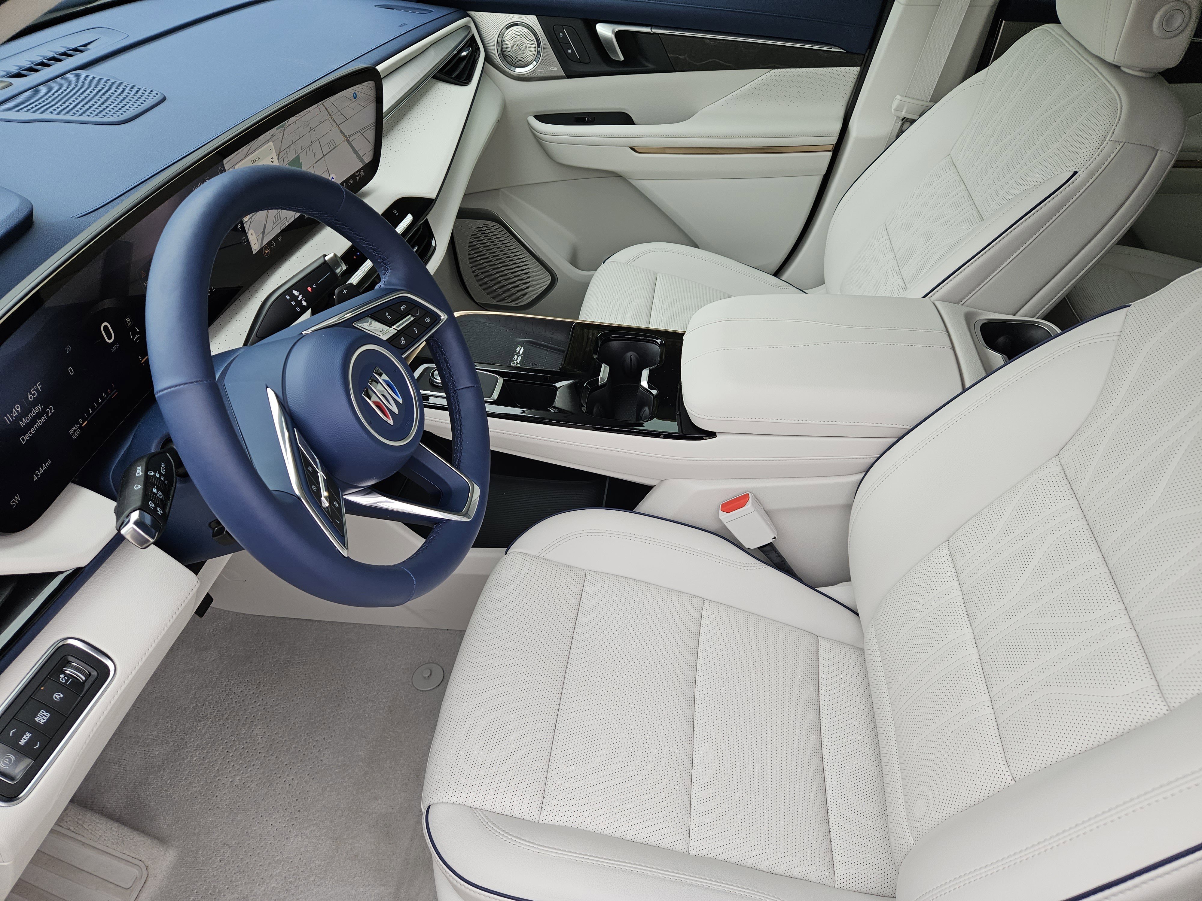 Used 2025 Buick Enclave Avenir w/ Trailering Package, 5000 lbs. image 15