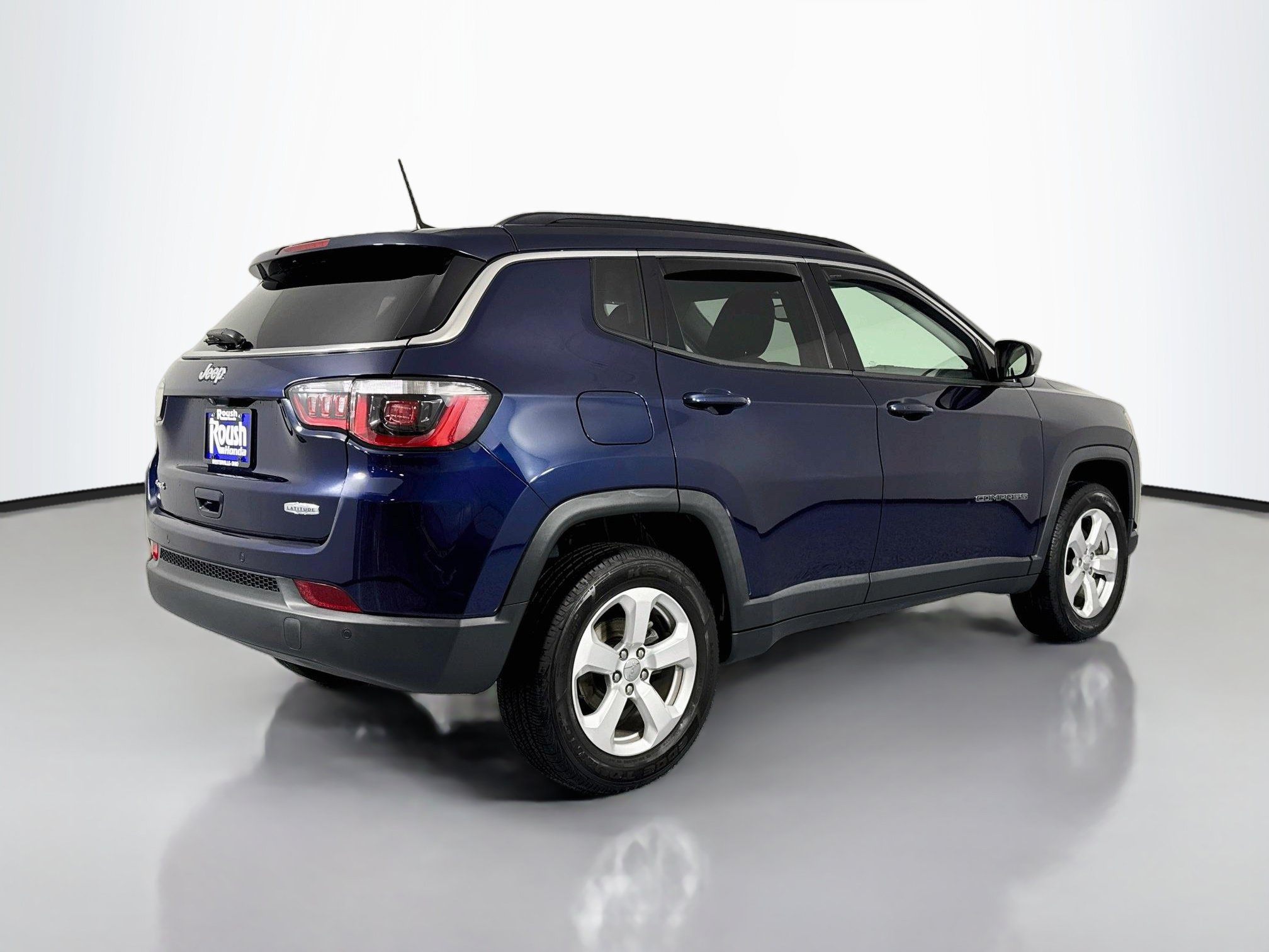 Used 2018 Jeep Compass Latitude w/ Popular Equipment Group AWD/4WD image 5
