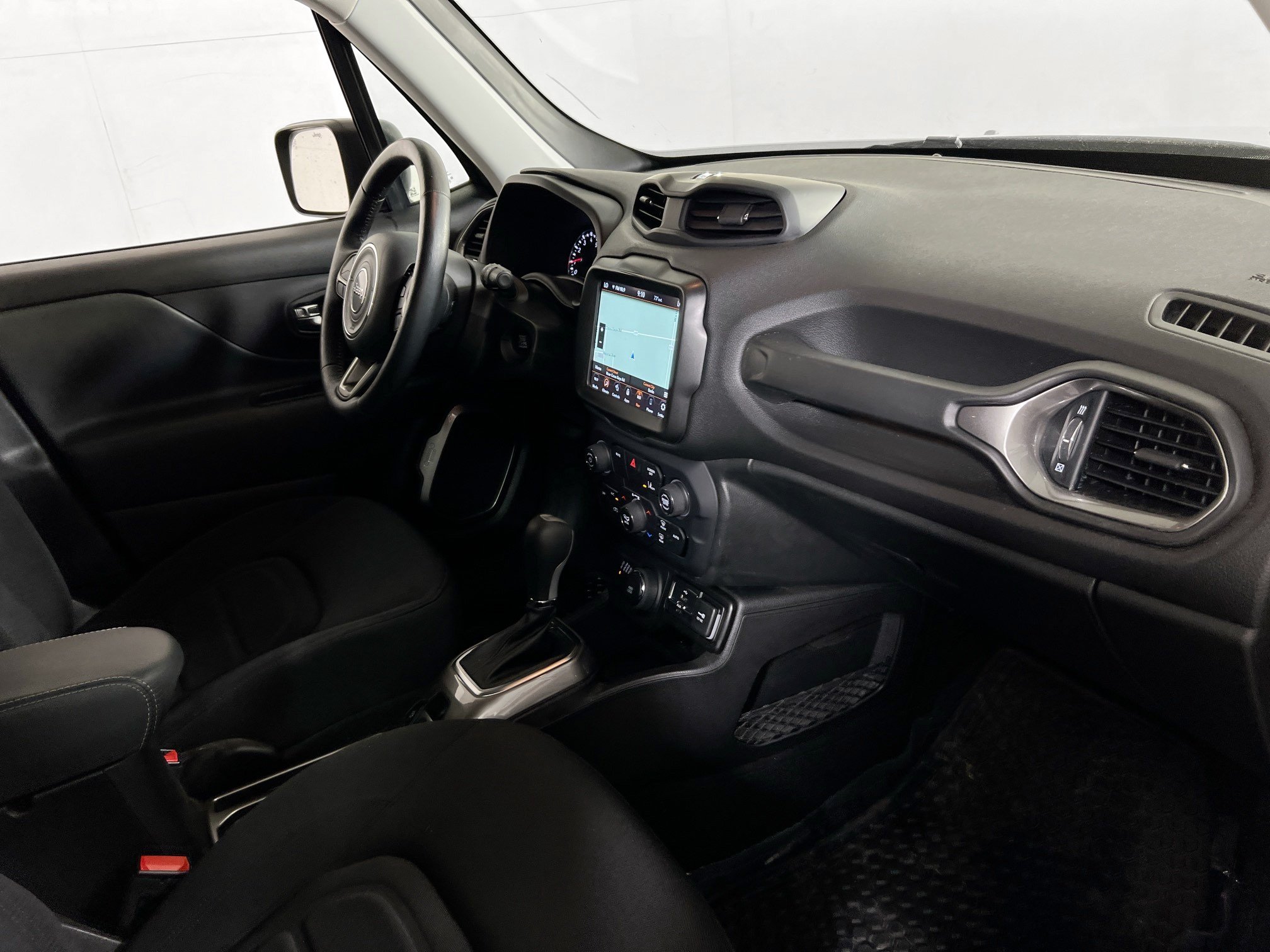 Used 2022 Jeep Renegade Latitude w/ Convenience Group AWD/4WD image 28