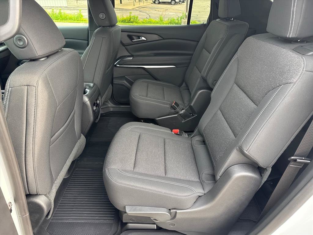 Used 2026 Chevrolet Traverse LT w/ Driver Confidence Package FWD image 9