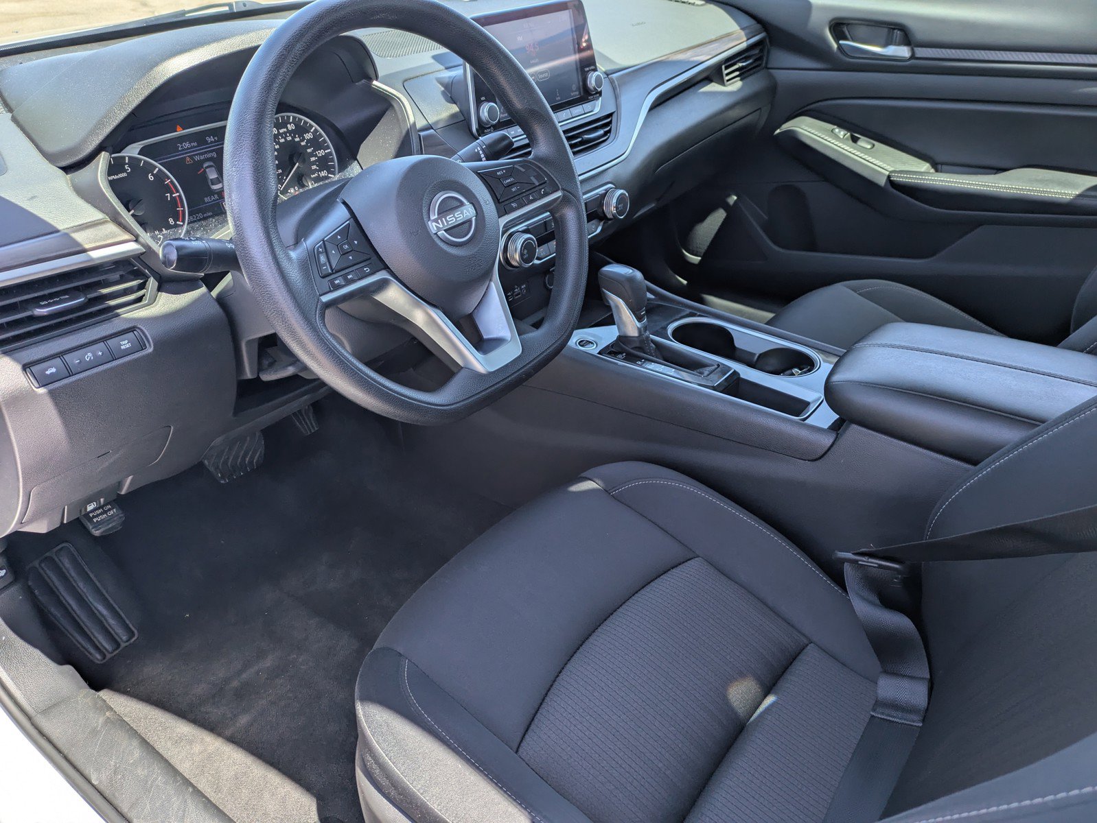 Used 2024 Nissan Altima 2.5 SV FWD image 25