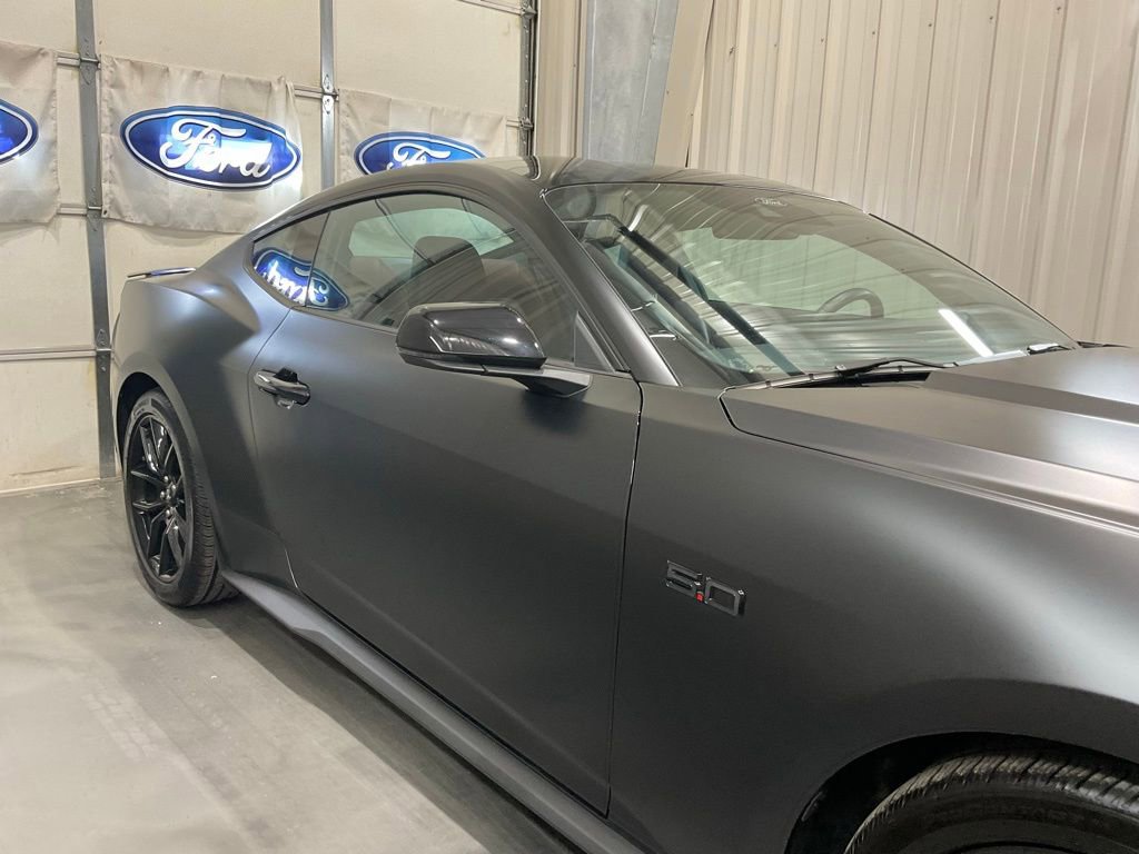 Used 2025 Ford Mustang GT Premium image 4