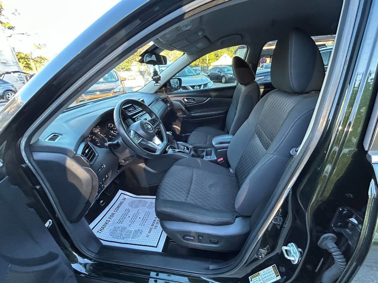 Used 2020 Nissan Rogue SV image 8