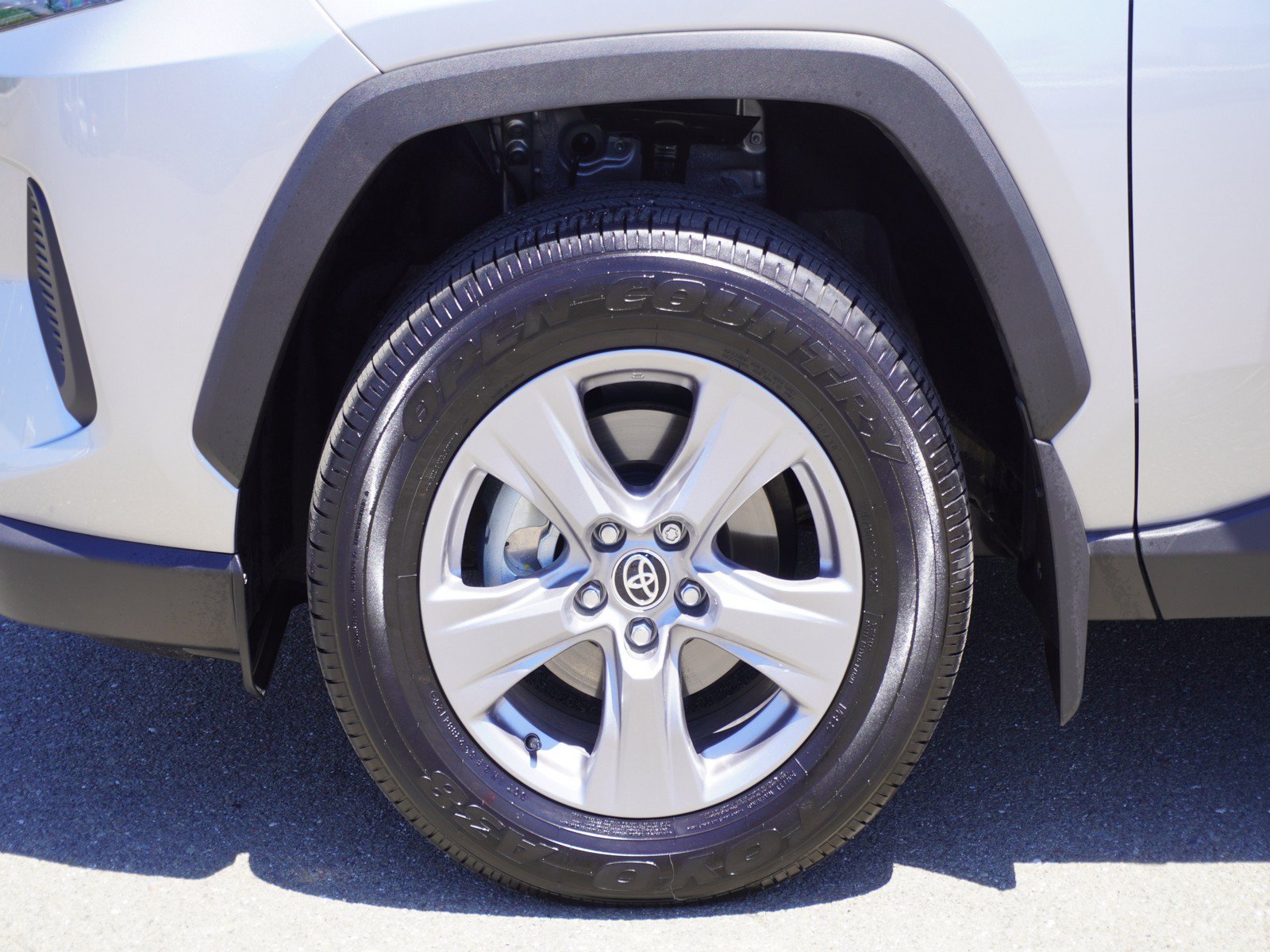 Used 2025 Toyota RAV4 XLE AWD/4WD image 7