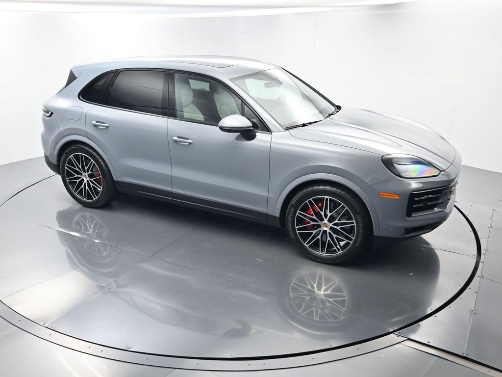 Used 2025 Porsche Cayenne S image 41