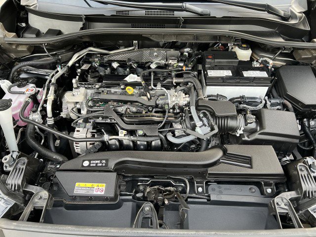 Used 2025 Toyota Corolla Cross LE image 29