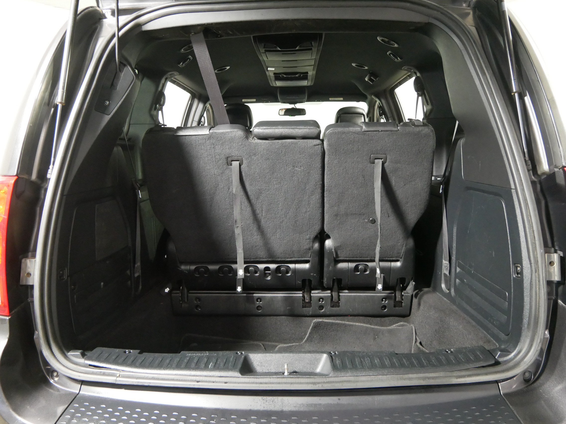 Used 2016 Dodge Grand Caravan R/T w/ Driver Convenience Group FWD image 18