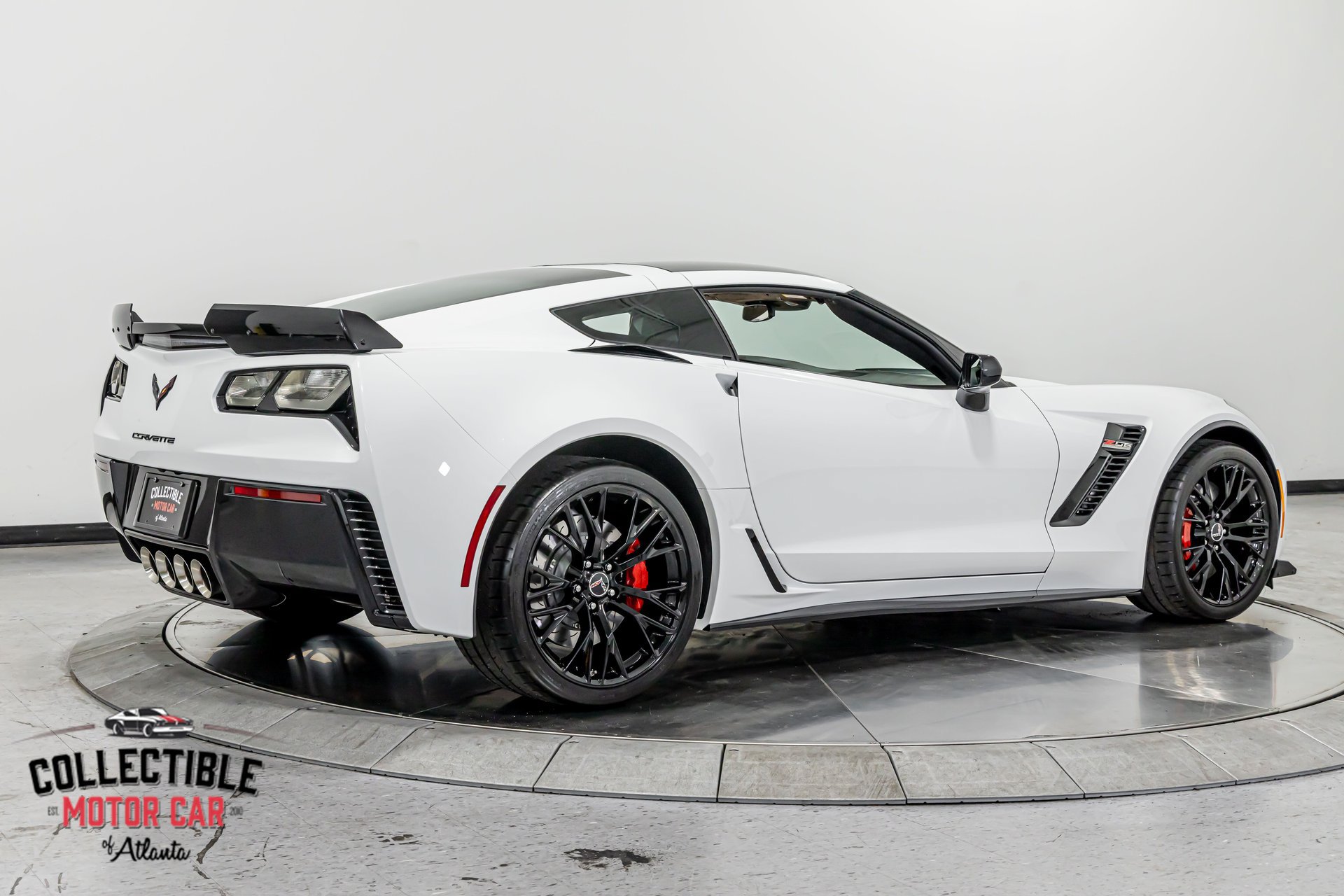 Used 2015 Chevrolet Corvette Z06 w/ 3LZ Preferred Equipment Group RWD image 23