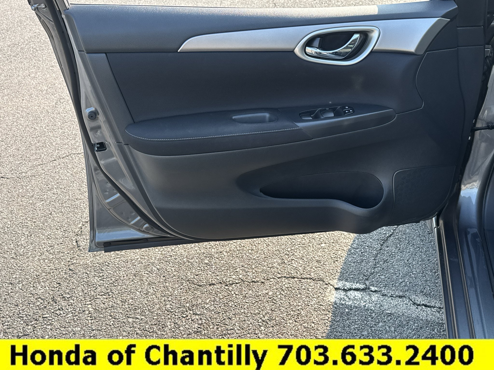 Used 2015 Nissan Sentra S FWD image 19
