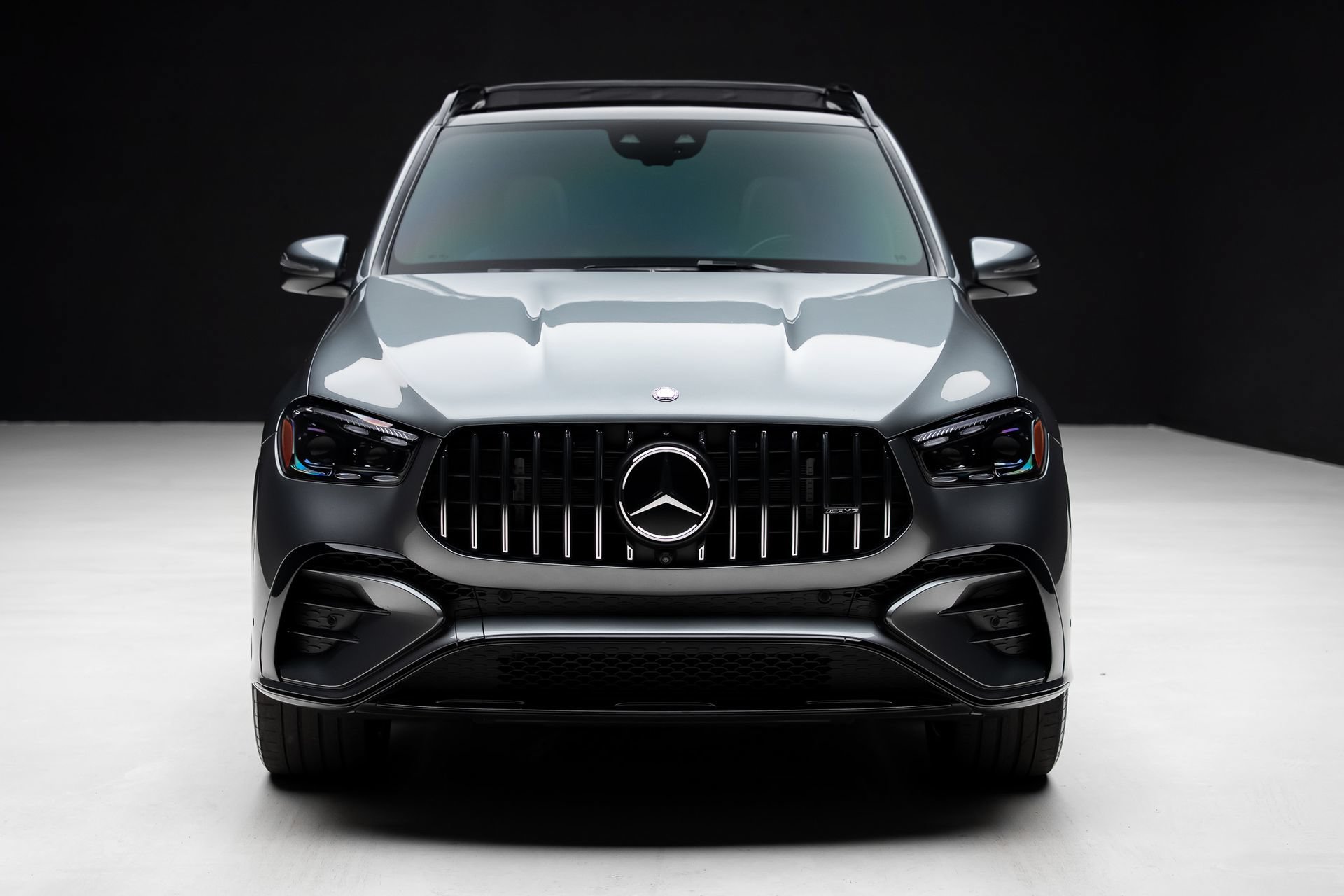 Used 2025 Mercedes-Benz GLE 53 AMG 4MATIC w/ Driver Assistance Package image 7
