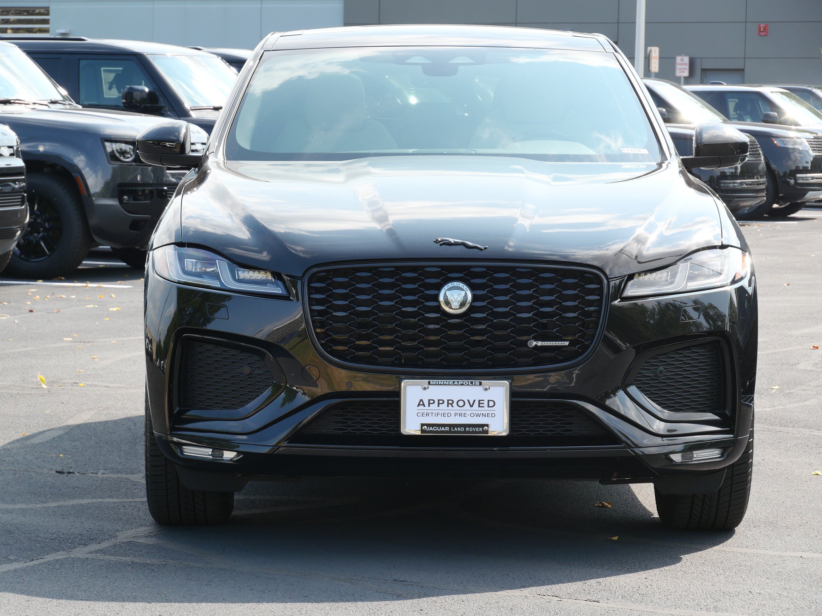 Certified 2025 Jaguar F-PACE R-Dynamic S AWD/4WD image 8