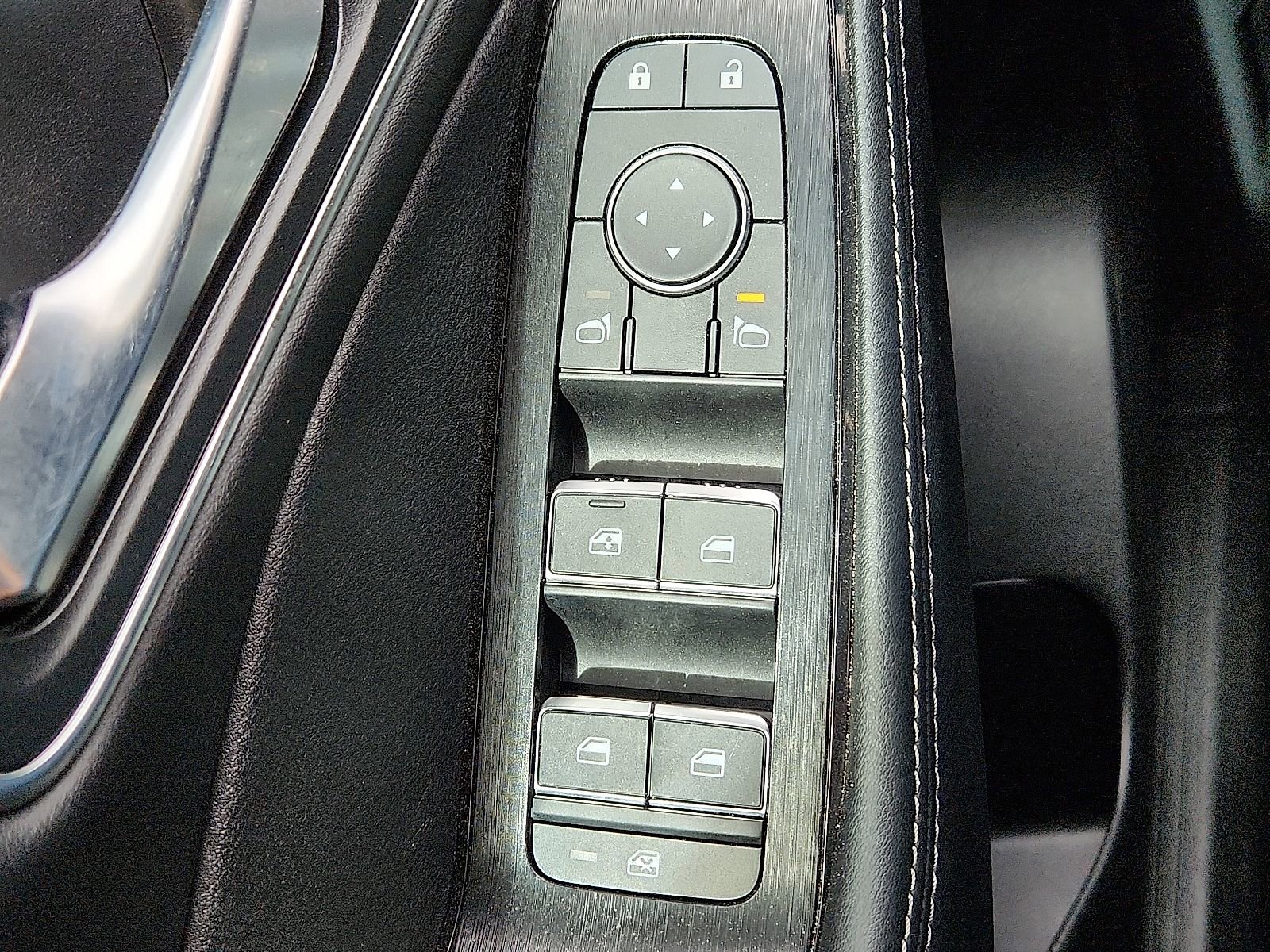 Used 2024 Nissan Rogue Platinum image 21