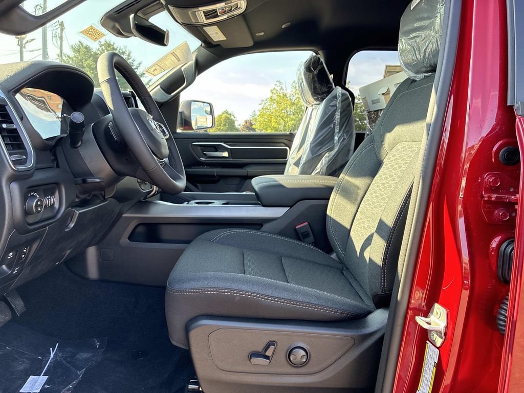 New 2026 RAM 1500 Big Horn AWD/4WD image 10