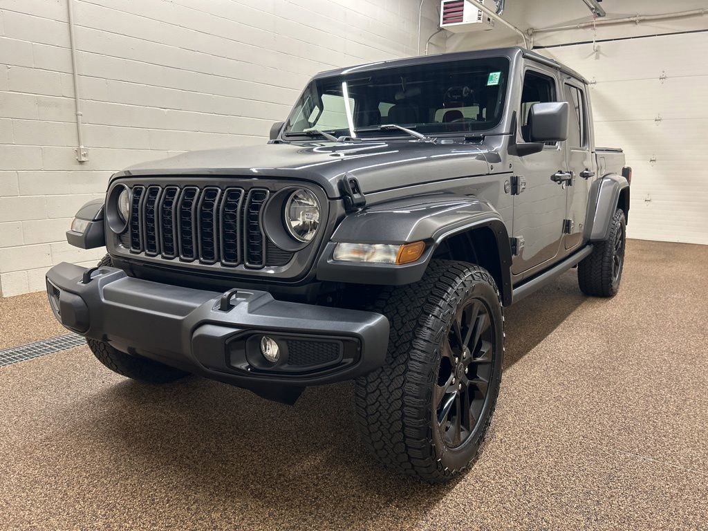 Used 2024 Jeep Gladiator Sport AWD/4WD image 4