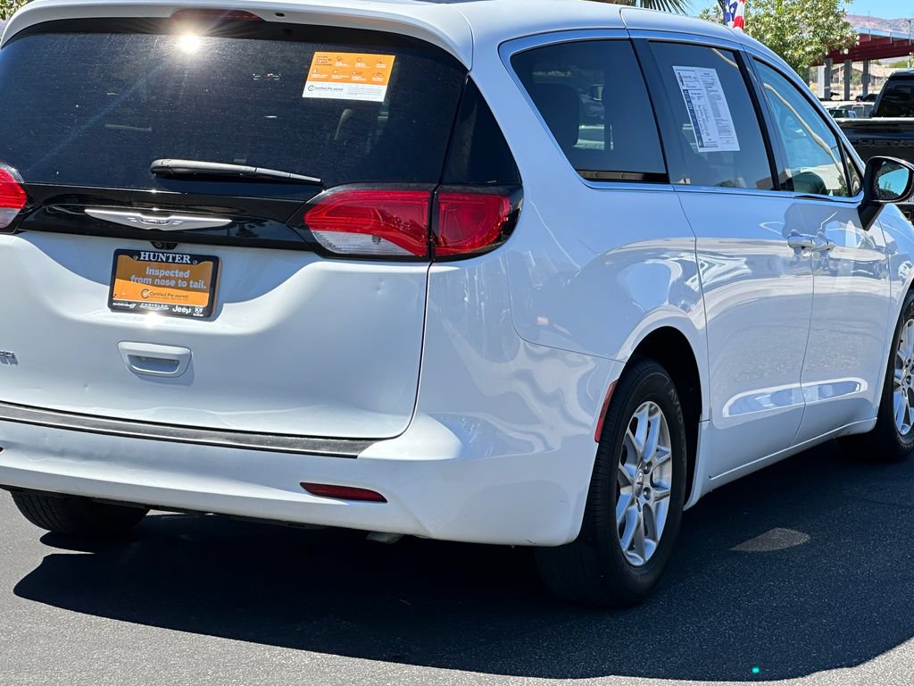 Certified 2024 Chrysler Voyager LX FWD image 10