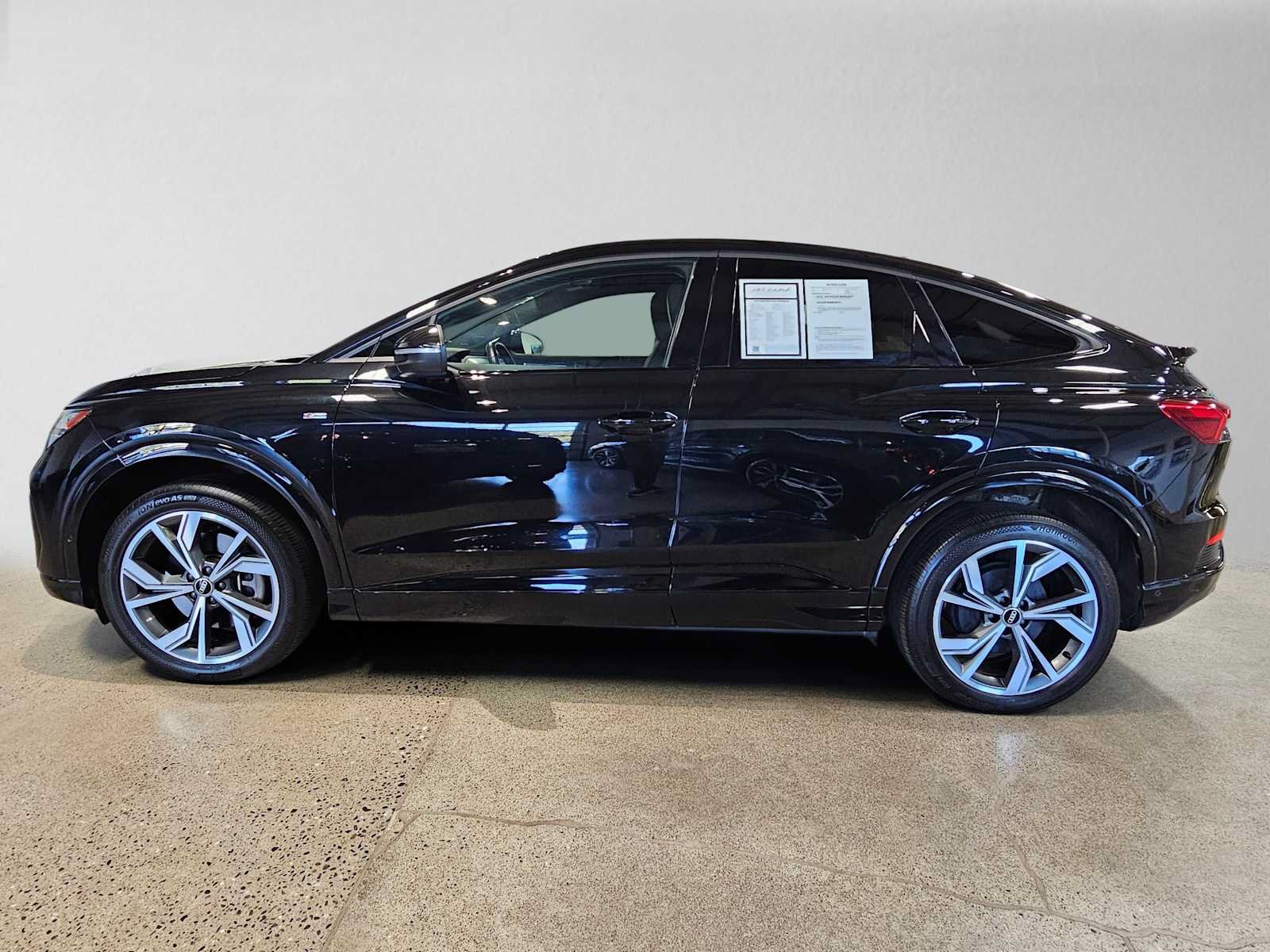 Used 2023 Audi Q4 e-tron Premium Plus w/ Premium Plus AWD/4WD image 6
