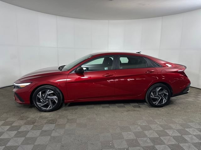Certified 2025 Hyundai Elantra Sport image 6