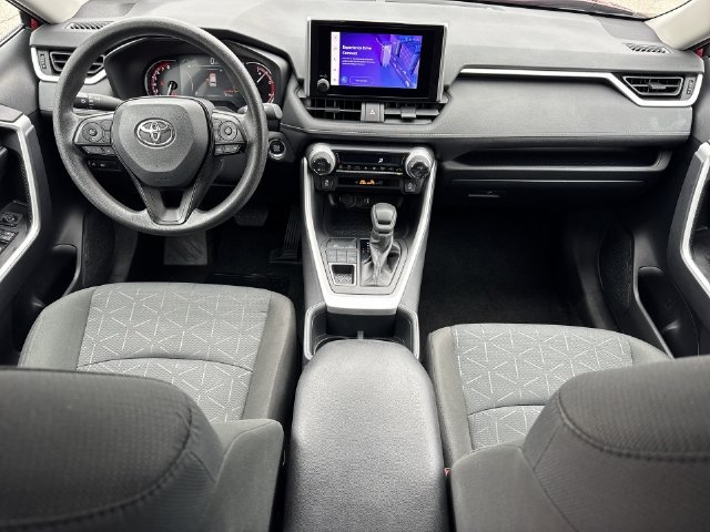 Used 2025 Toyota RAV4 XLE AWD/4WD image 19