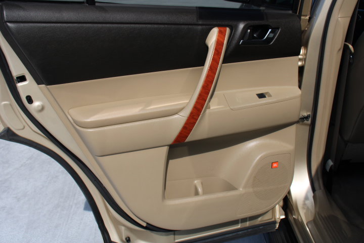 Used 2010 Toyota Highlander Limited FWD image 14