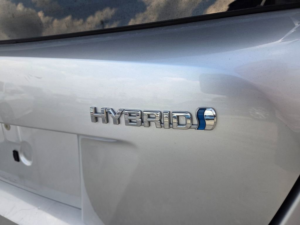 Used 2016 Toyota Prius Four image 13