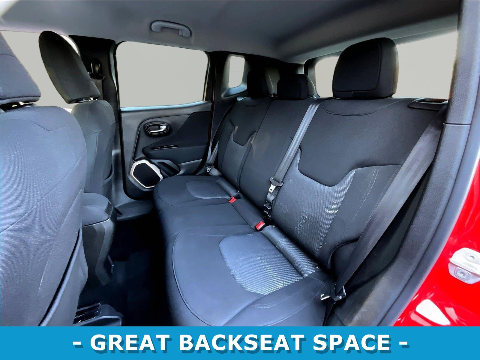 Used 2015 Jeep Renegade Latitude FWD image 21