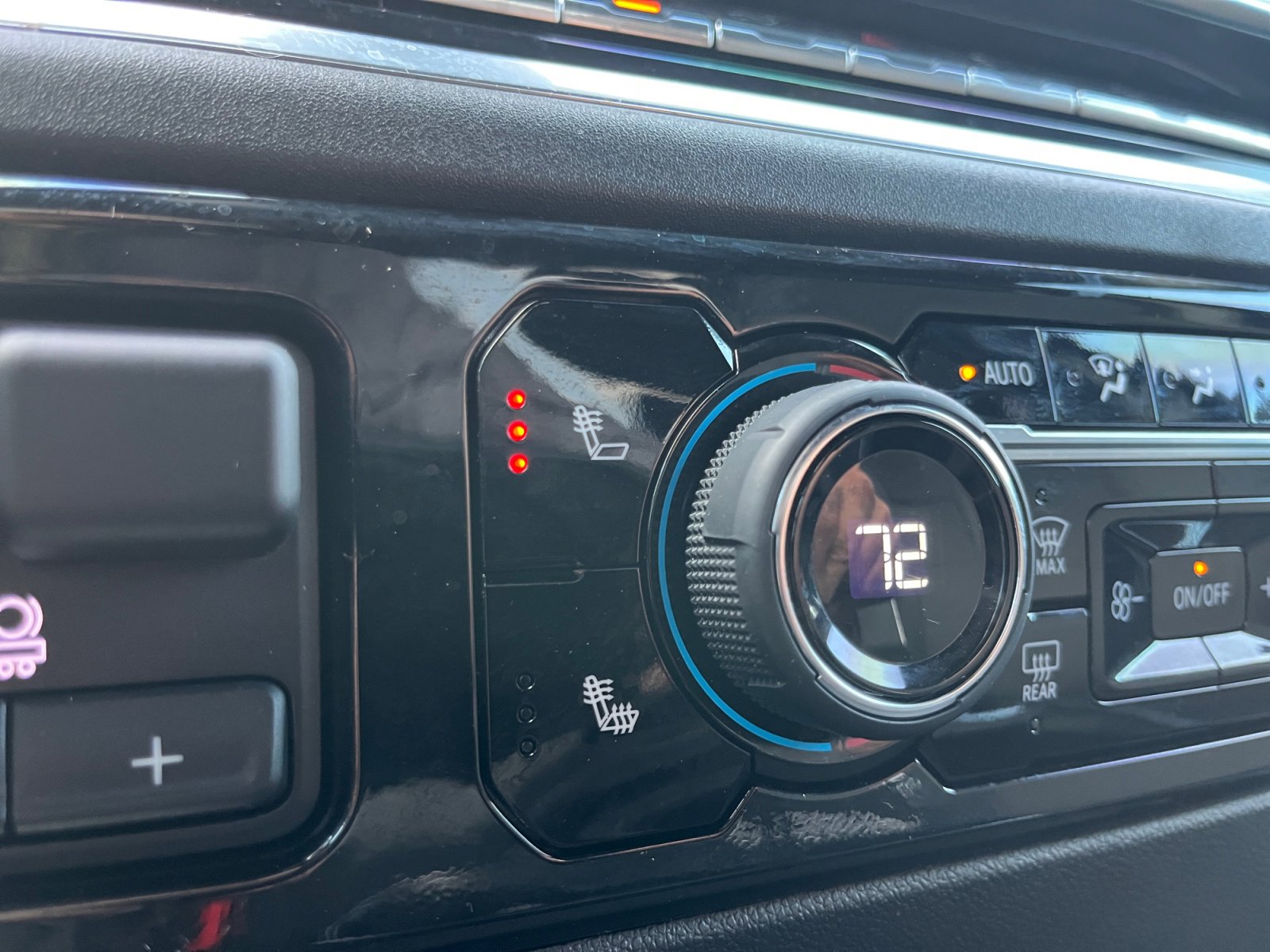 Used 2024 Chevrolet Silverado 2500 LT image 21