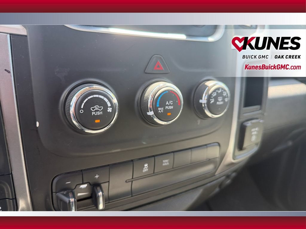 Used 2022 RAM 1500 Classic SLT AWD/4WD image 28