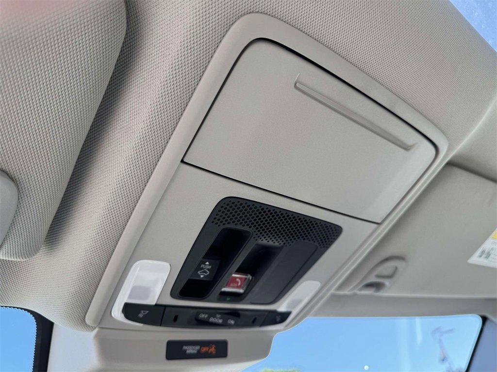 Certified 2023 Honda Accord EX image 31