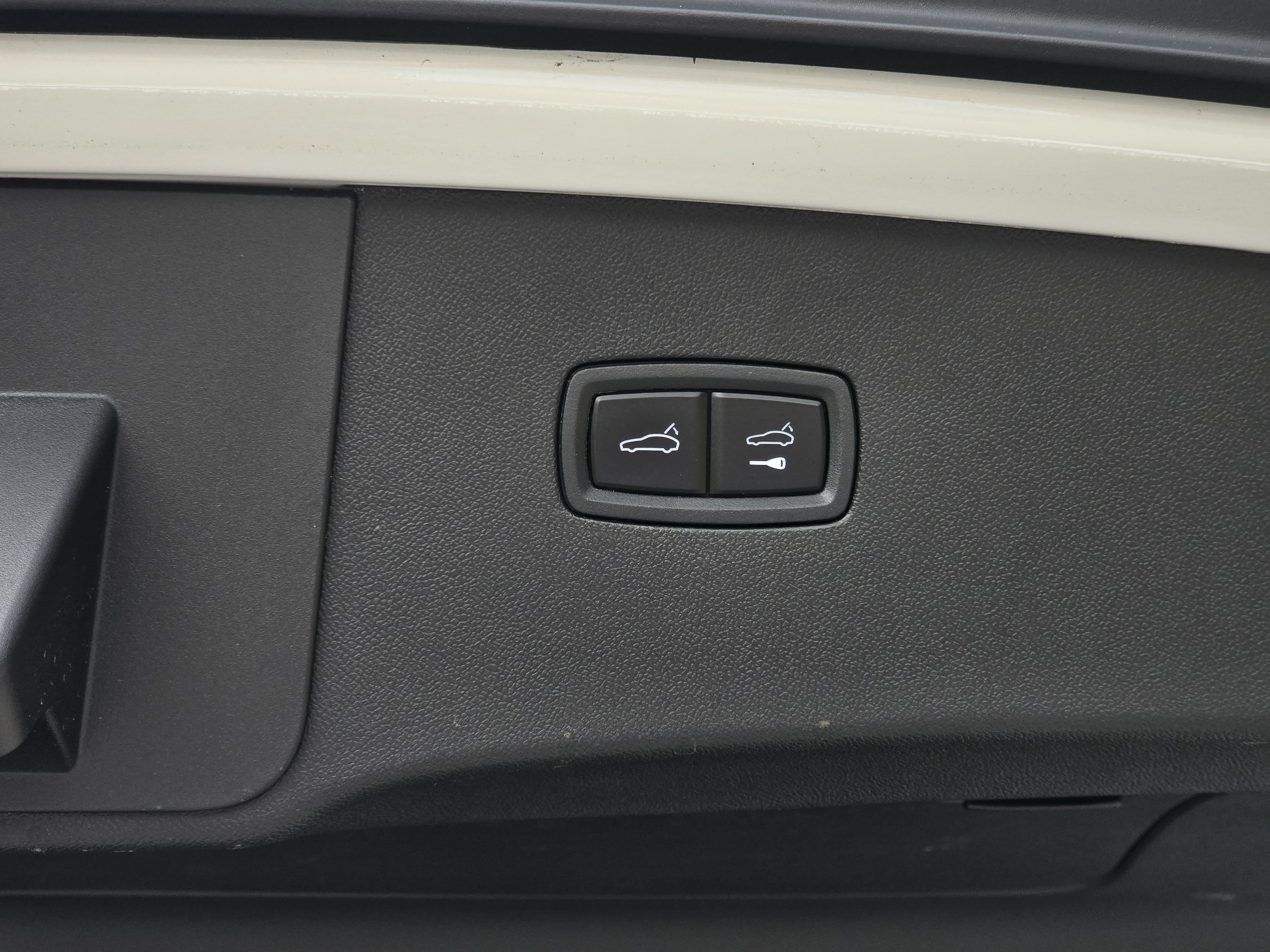 Used 2025 Porsche Cayenne GTS AWD/4WD image 10