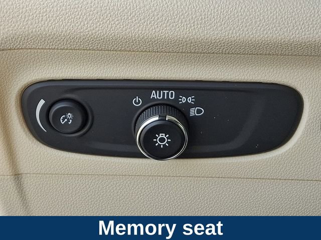 Used 2021 Buick Envision Avenir w/ Technology Package II image 9