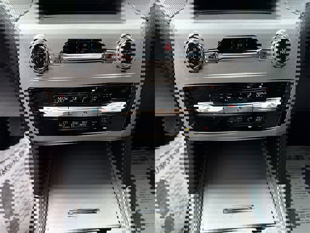 Used 2022 Ford Explorer XLT w/ Equipment Group 202A image 23