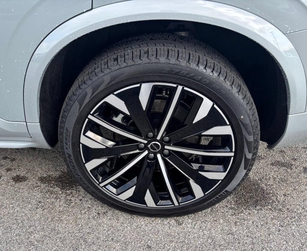 Used 2026 Volvo XC90 B6 Plus w/ Protection Package AWD/4WD image 35