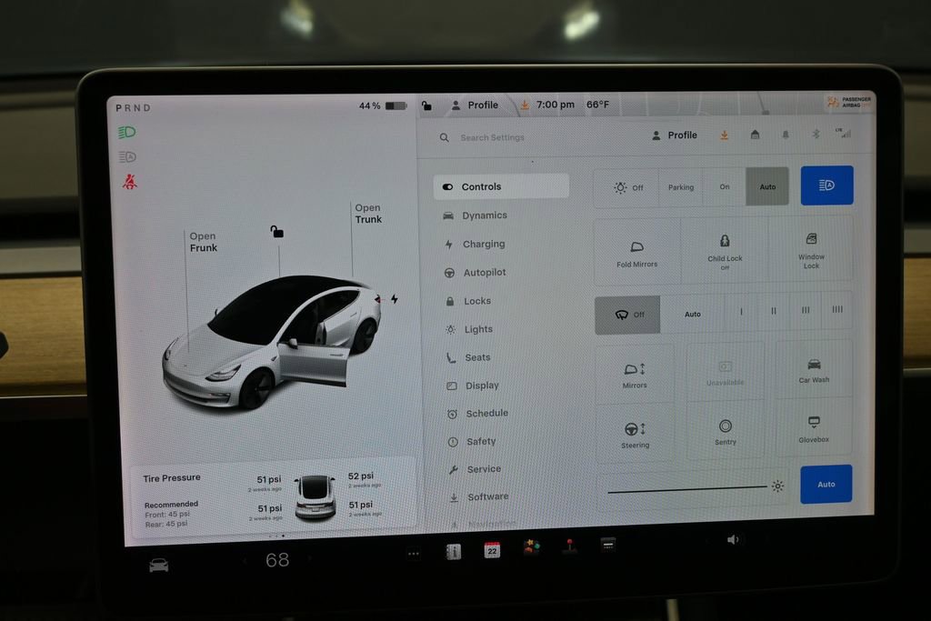 Used 2020 Tesla Model 3 Standard Range RWD image 24