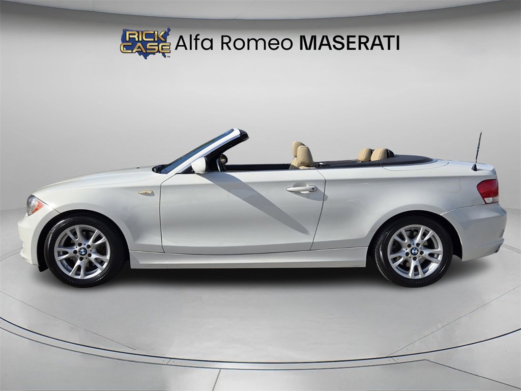 Used 2009 BMW 128i Convertible image 3