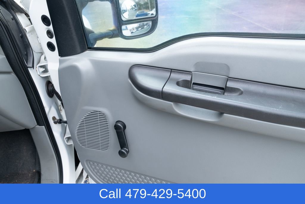 Used 2005 Ford F350 XL image 29