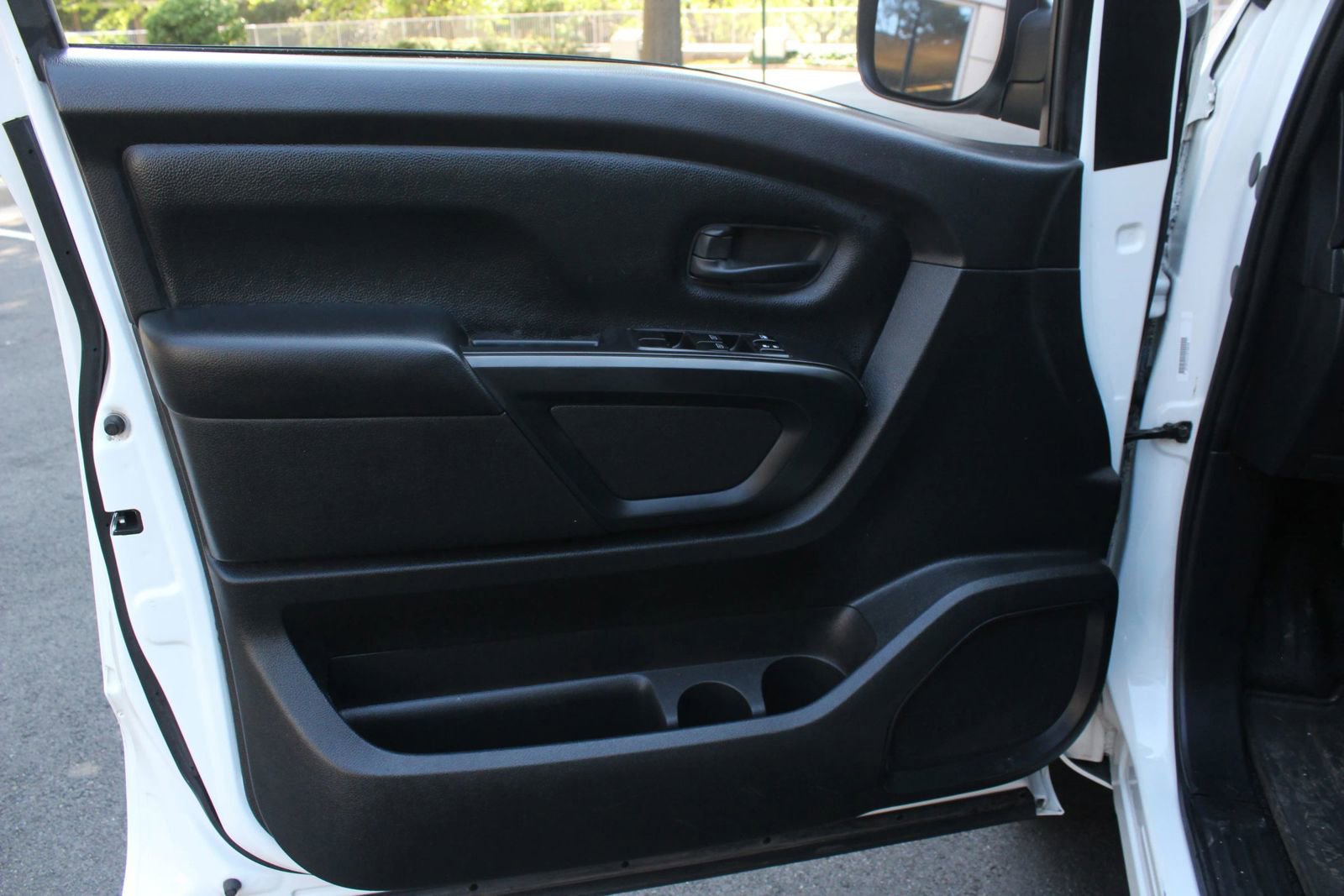 Used 2022 Nissan Titan S w/ S Utility Package image 15